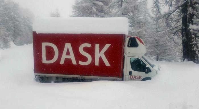Maltempo: bloccato da neve per tre giorni, salvo autotrasportatore